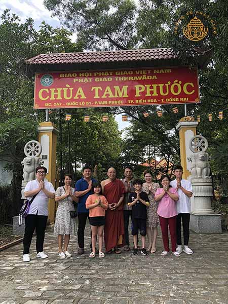 Cổng chùa Tam Phước nơi thầy Chánh Định làm trụ trì